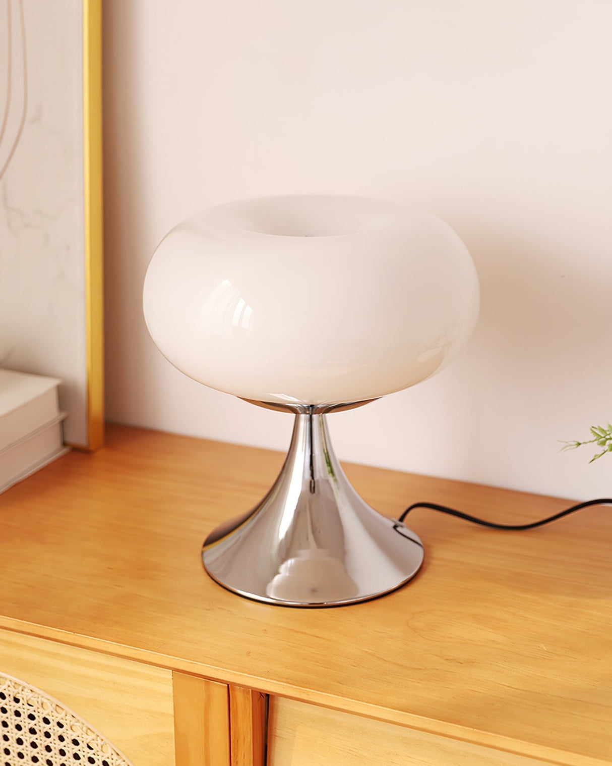 Modern Table Lamp Glass Globe Chrome Base Design - Product detail 15
