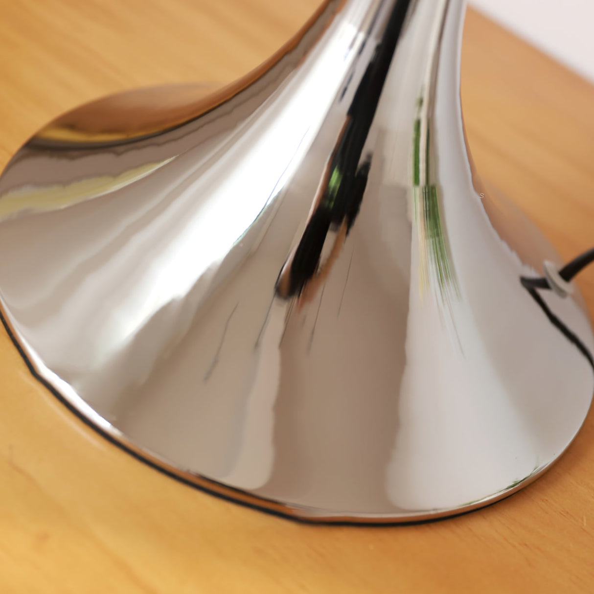 Modern Table Lamp Glass Globe Chrome Base Design - Product detail 21