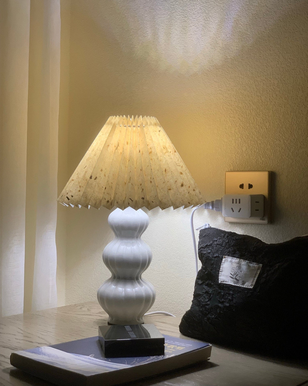 Mid Century Table Lamp Pleated Shade Ceramic Base - Product detail 14