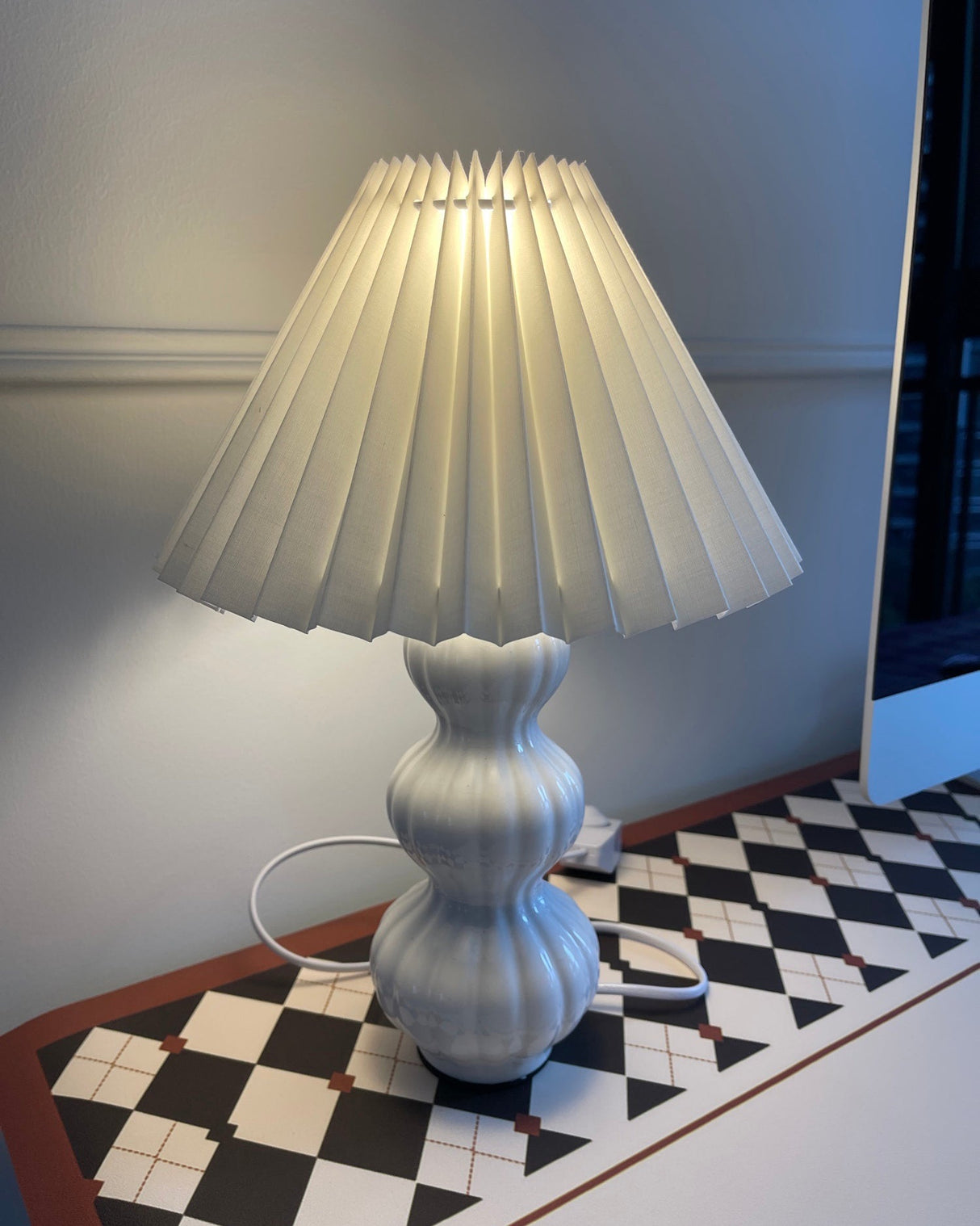 Mid Century Table Lamp Pleated Shade Ceramic Base - Product detail 16