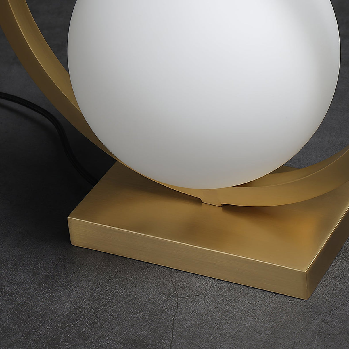 Modern Table Lamp Brass Circle Globe Design - Product detail 11
