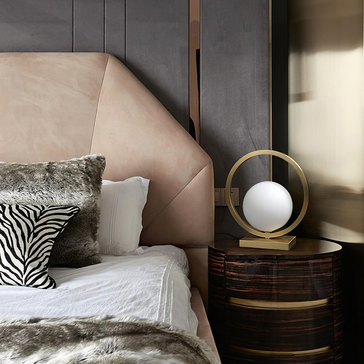 Modern Table Lamp Brass Circle Globe Design - Product detail 6