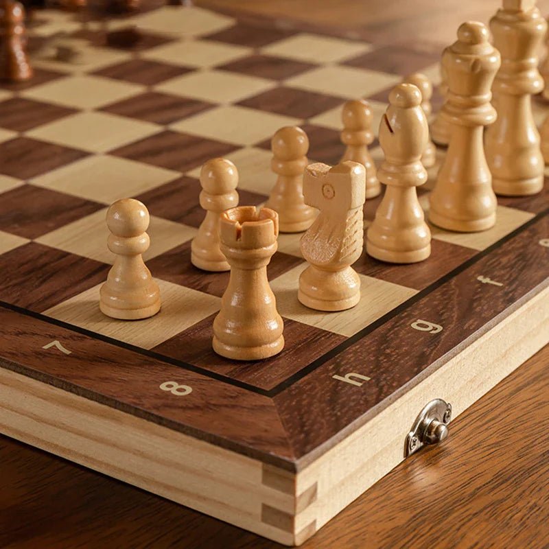 Wooden Chess Set Magnetic Foldable Travel Board - Detailed view