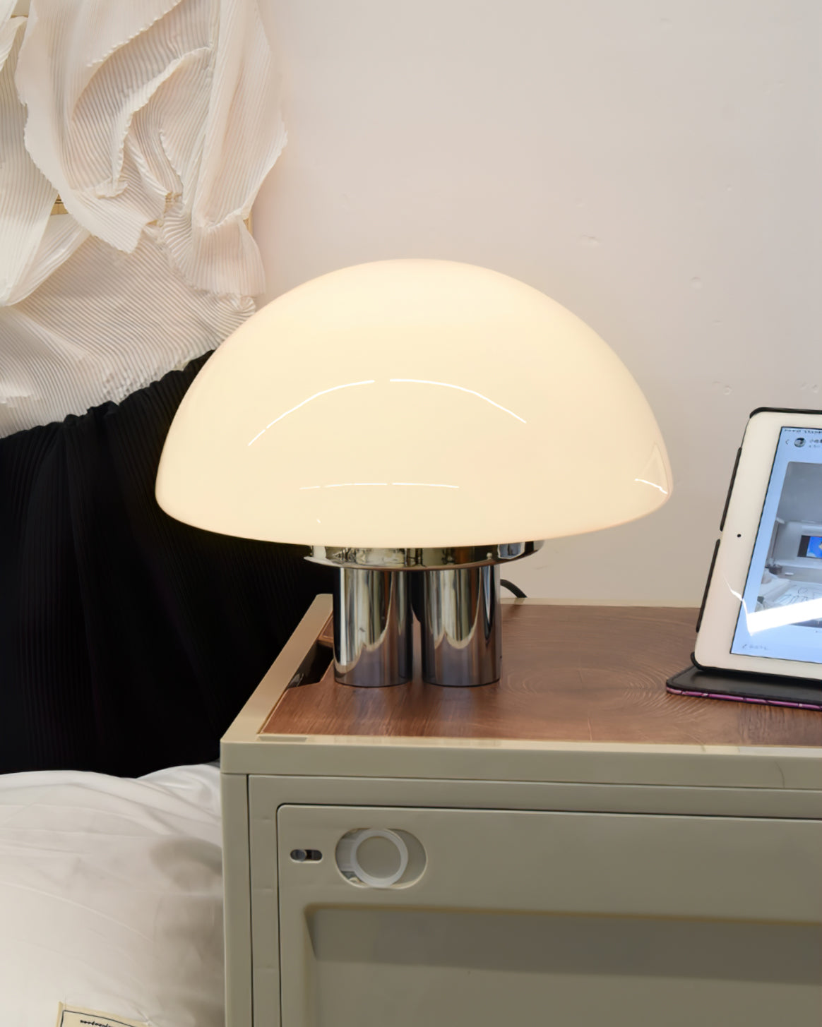 Modern Table Lamp White Glass Dome Chrome Base - Product detail 10