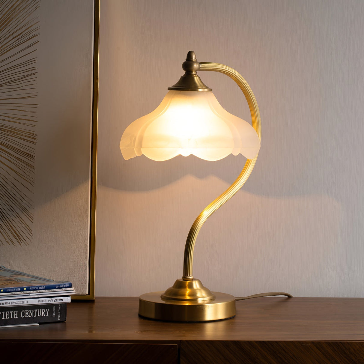 Vintage Table Lamp Magnolia Glass Shade with Brass Stand - Product detail 4