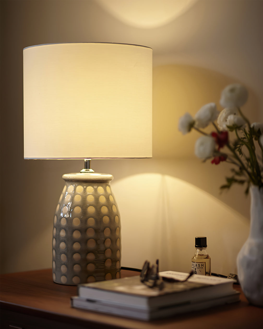 Ceramic Table Lamp Dotted Pattern Base with White Shade - Product detail 6