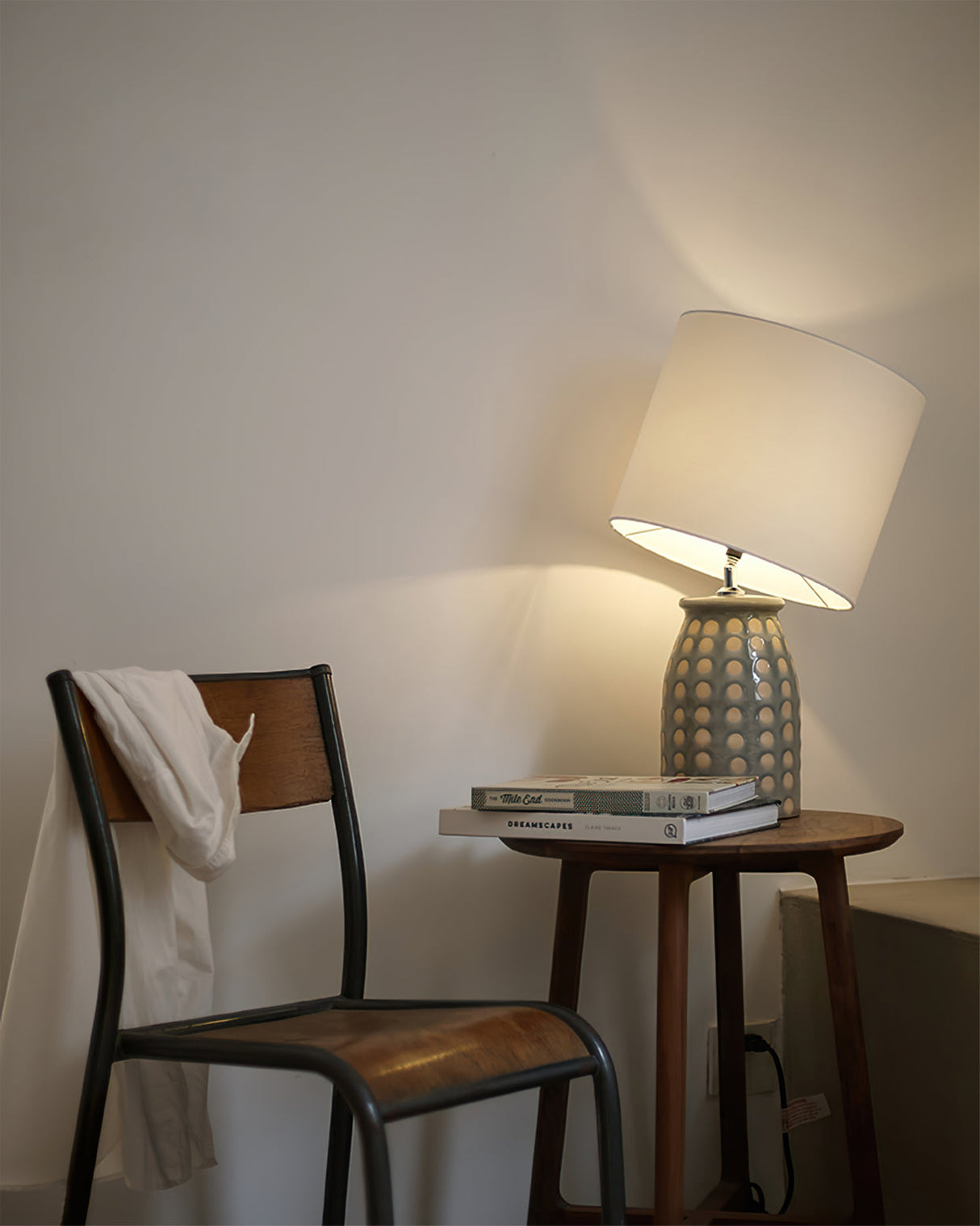 Ceramic Table Lamp Dotted Pattern Base with White Shade - Product detail 5
