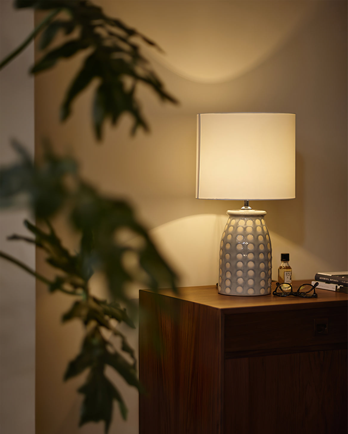 Ceramic Table Lamp Dotted Pattern Base with White Shade - Product detail 9