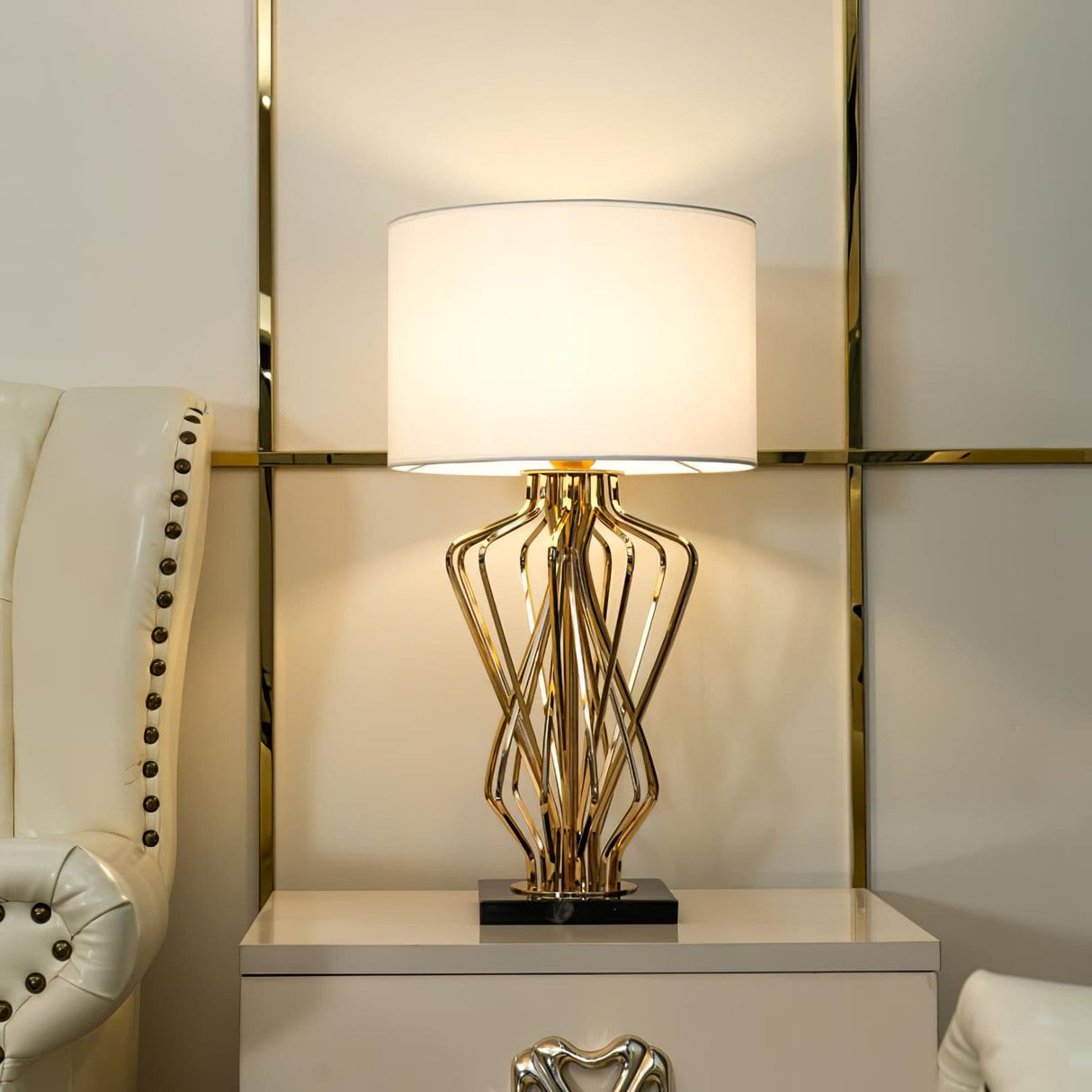 Modern Table Lamp Geometric Gold Metal Base - Detailed view