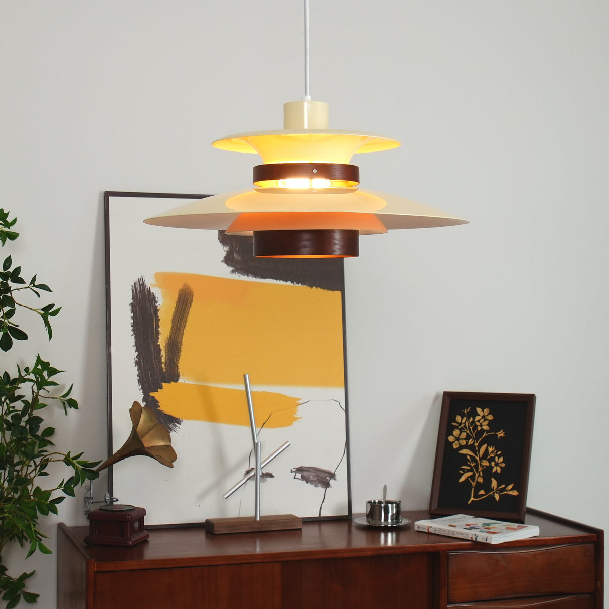 Modern Pendant Light Layered Metal Disc Design - Product example