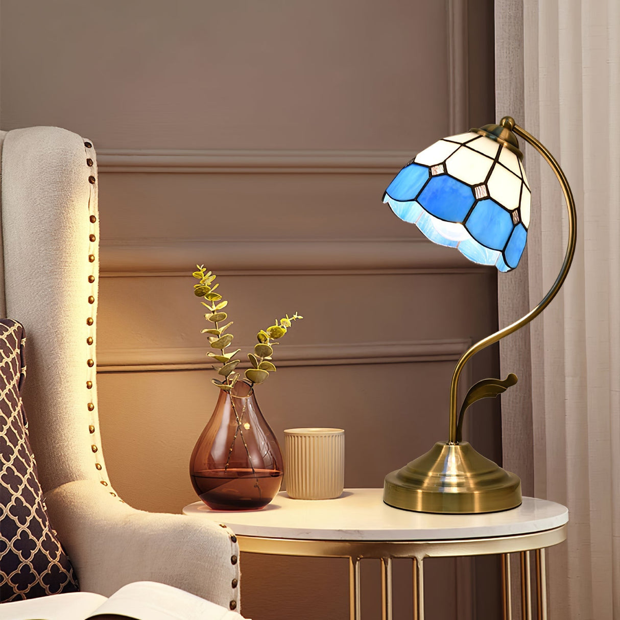 Tiffany Table Lamp White Blue Glass Floral Shade - Product detail 11
