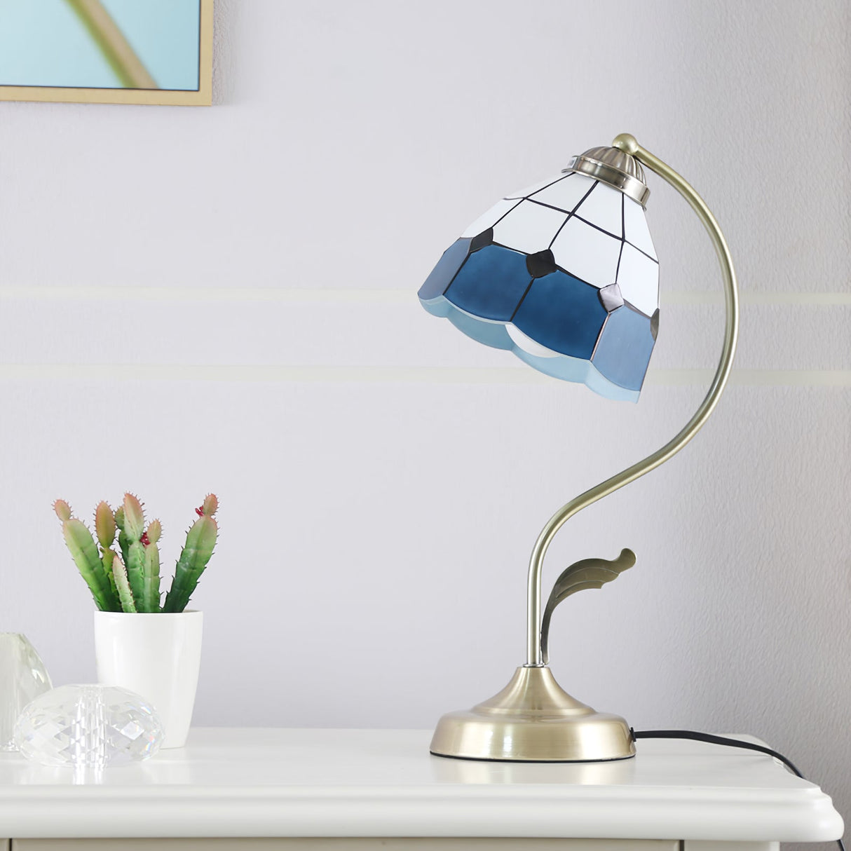 Tiffany Table Lamp White Blue Glass Floral Shade - Product detail 17