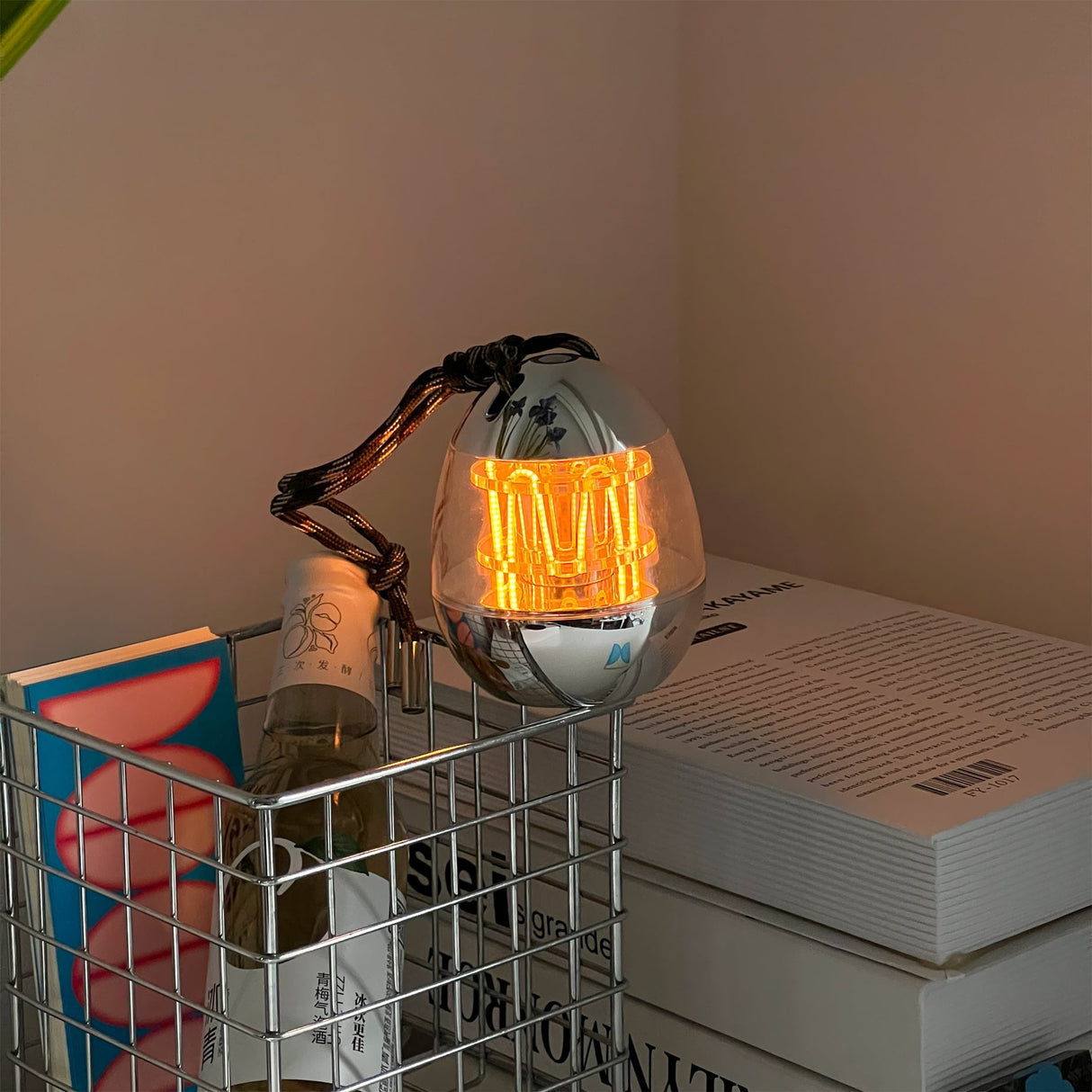 Portable LED Lantern  Egg-Shaped Chrome Design - Product detail 9