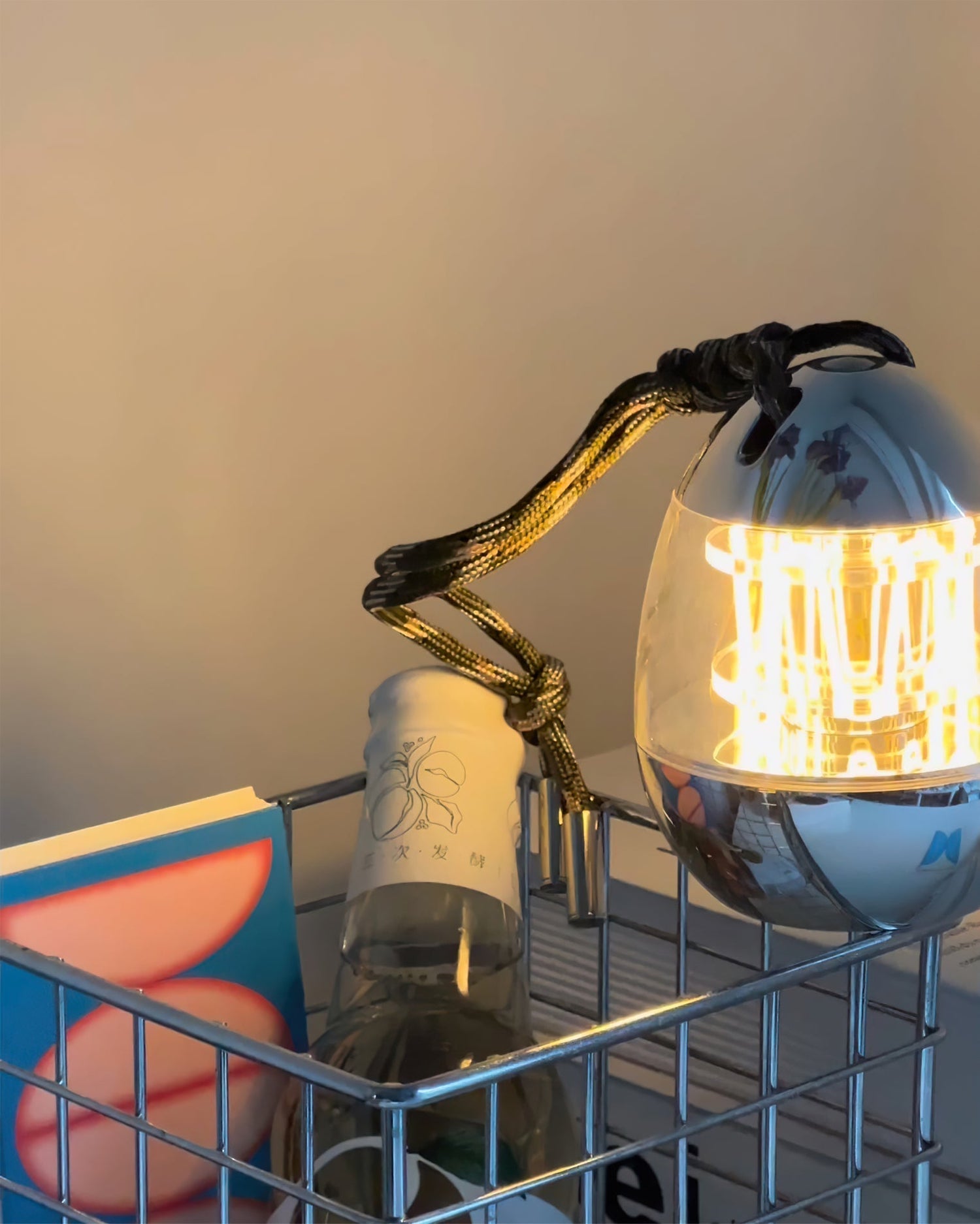 Portable LED Lantern  Egg-Shaped Chrome Design - Product detail 13