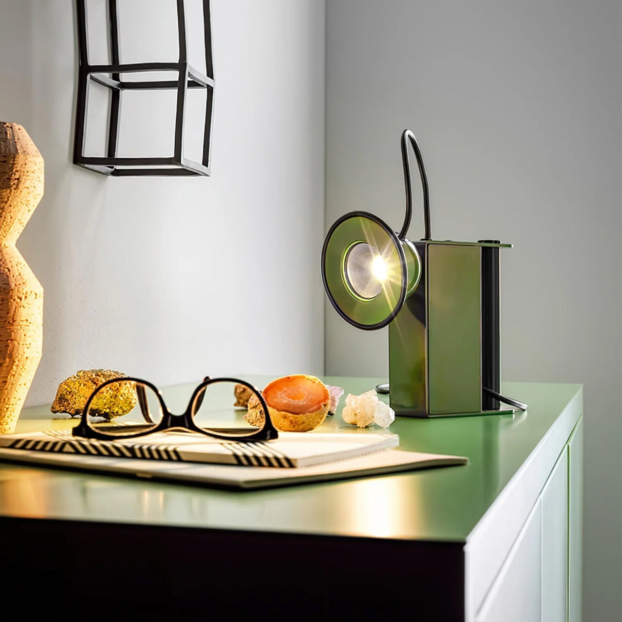 Modern LED Table Lamp Magnetic Adjustable Head Red Metal - Product detail 8