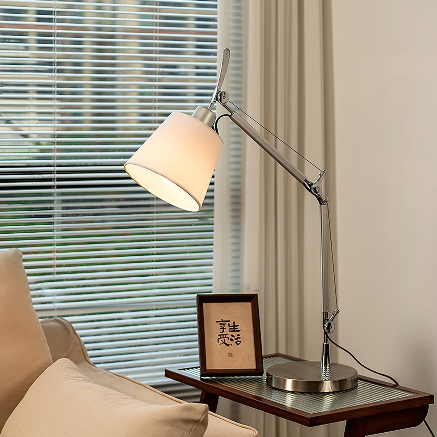 Modern Task Table Lamp  Adjustable Metal Arm Design - Detailed view