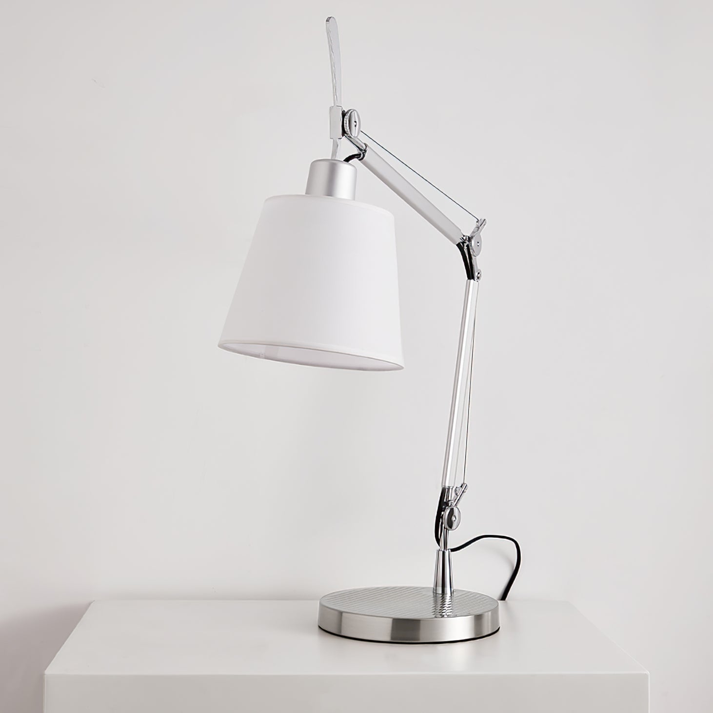 Modern Task Table Lamp  Adjustable Metal Arm Design - Product detail 8