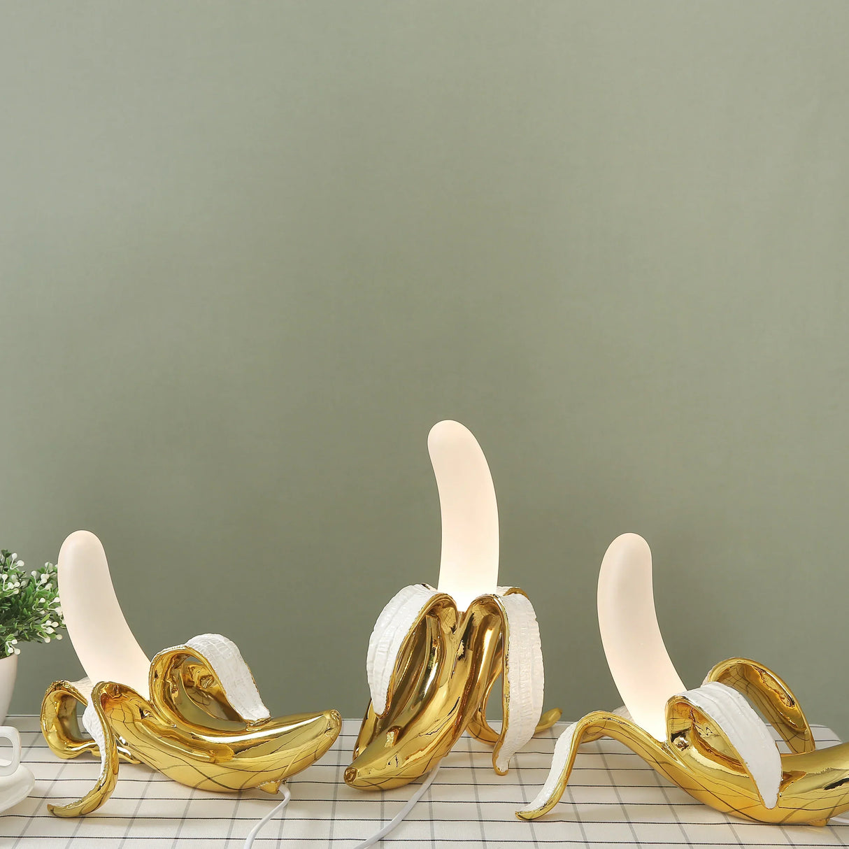 Modern Table Lamp  Golden Banana Design - Product detail 6