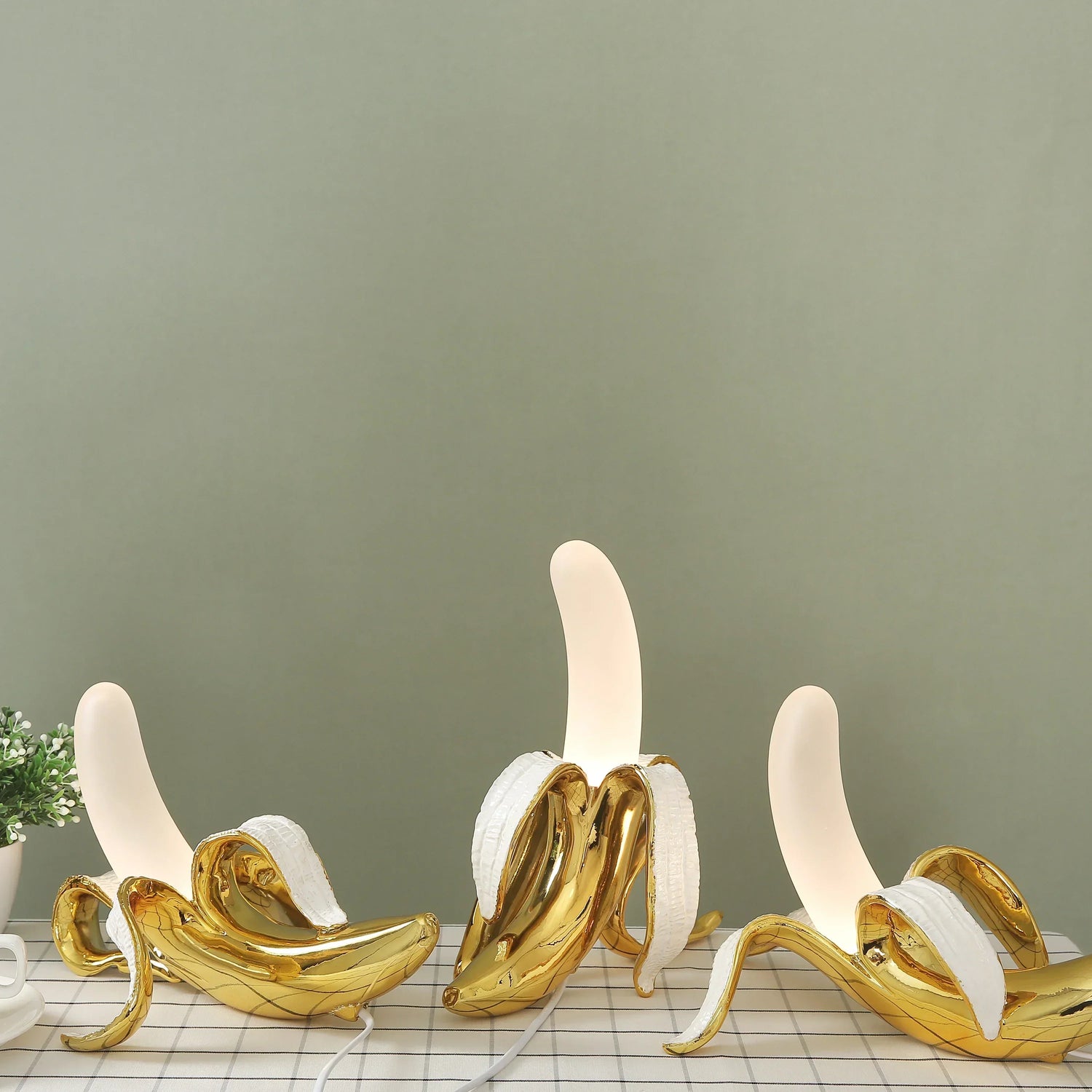 Modern Table Lamp  Golden Banana Design - Product detail 6