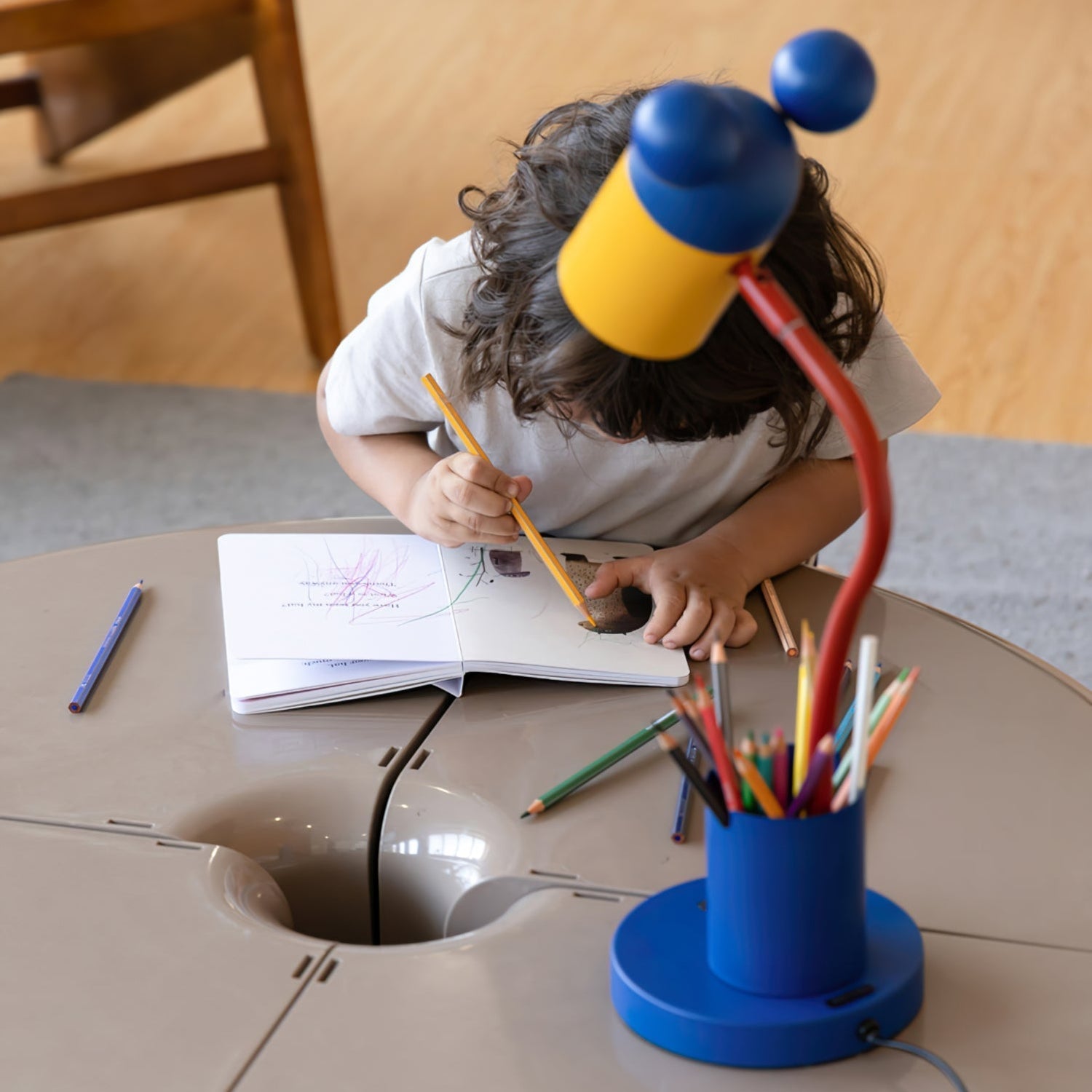 Kids Desk Lamp  Mouse Ears Design with Pen Holder - Product detail 11