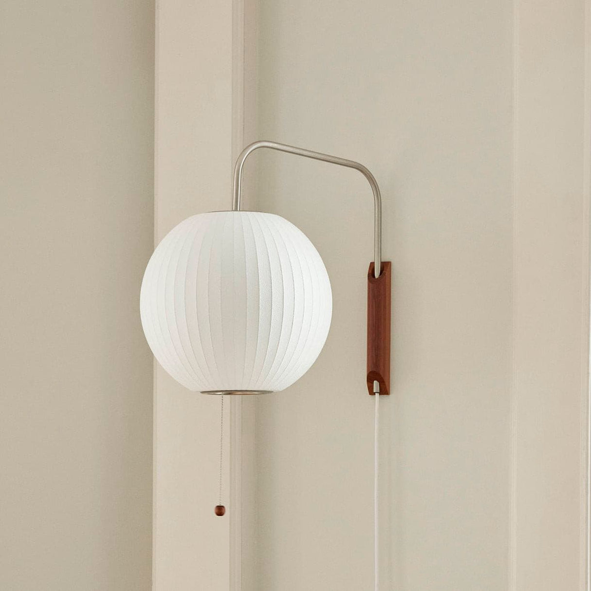 Modern Wall Sconce Rice Paper Shade with Teak Handle - Product detail 17