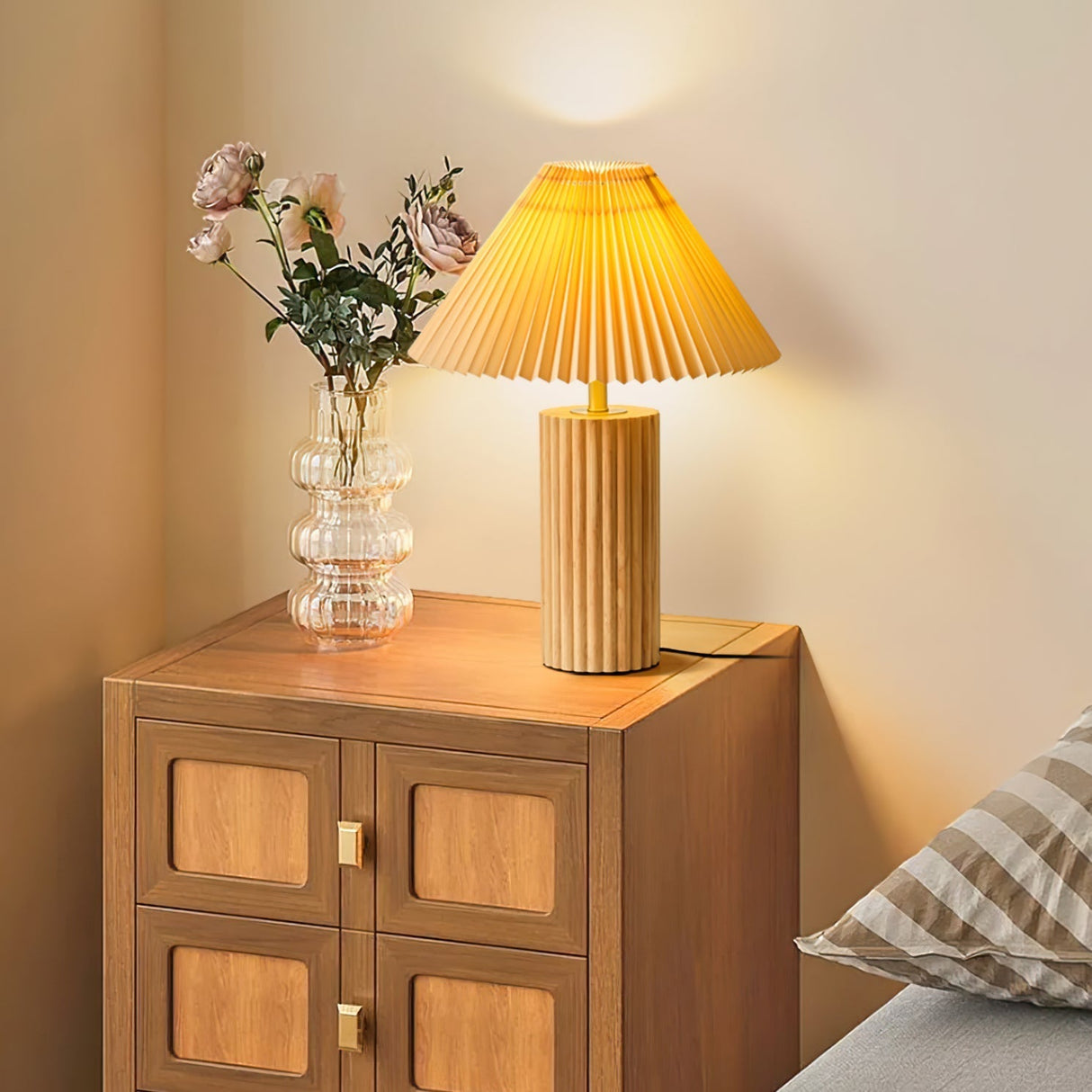 Scandinavian Table Lamp Pleated Shade Wood Base - Product detail 4