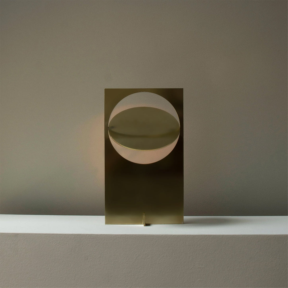 Modern LED Table Lamp Minimalist Aluminum Design - Product detail 4