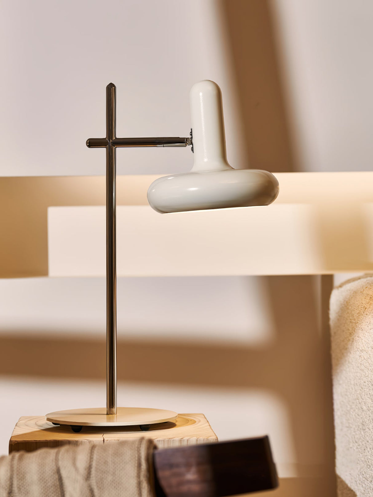 Modern Table Lamp White Metal Adjustable Design - Product detail 14