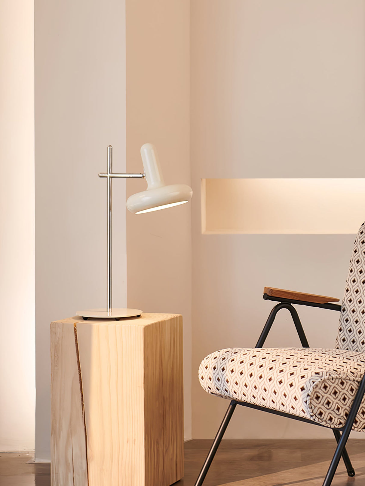 Modern Table Lamp White Metal Adjustable Design - Product detail 8