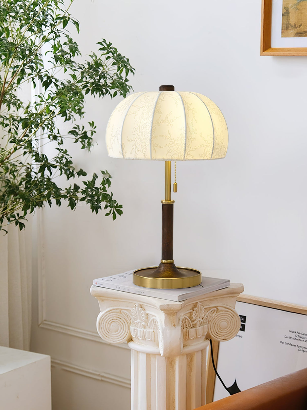 Modern Table Lamp Cream Fabric Shade with Brass Base - Product detail 5