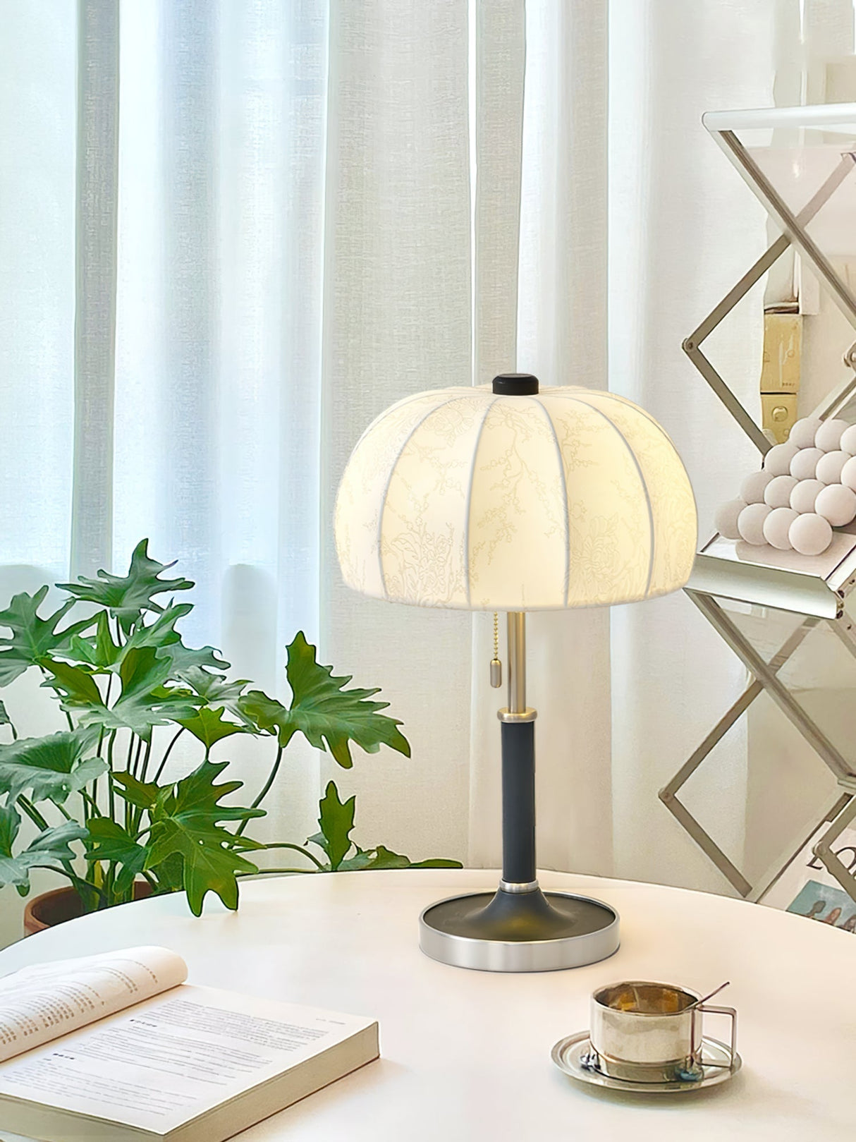 Modern Table Lamp Cream Fabric Shade with Brass Base - Product detail 7