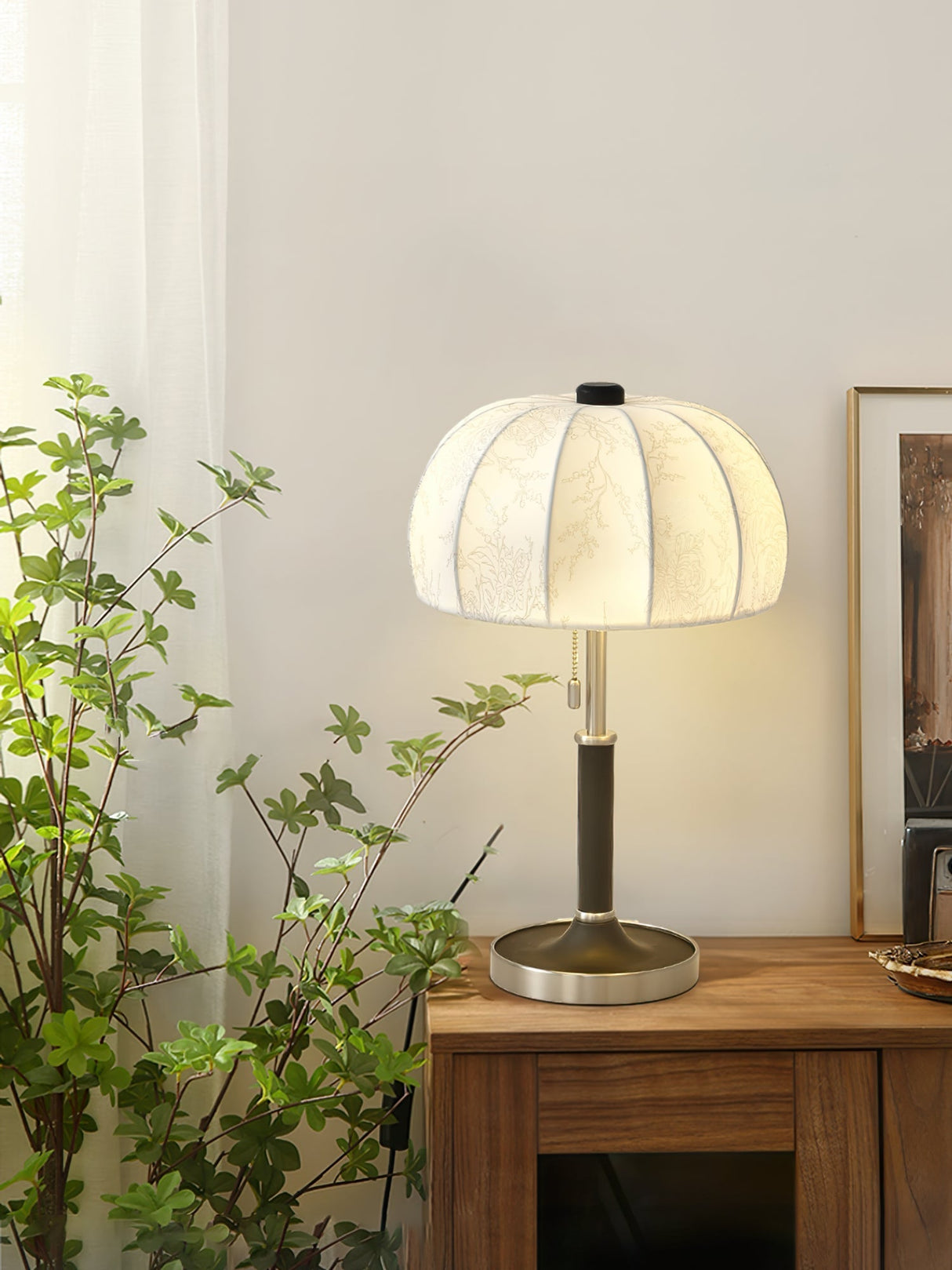 Modern Table Lamp Cream Fabric Shade with Brass Base - Product detail 4