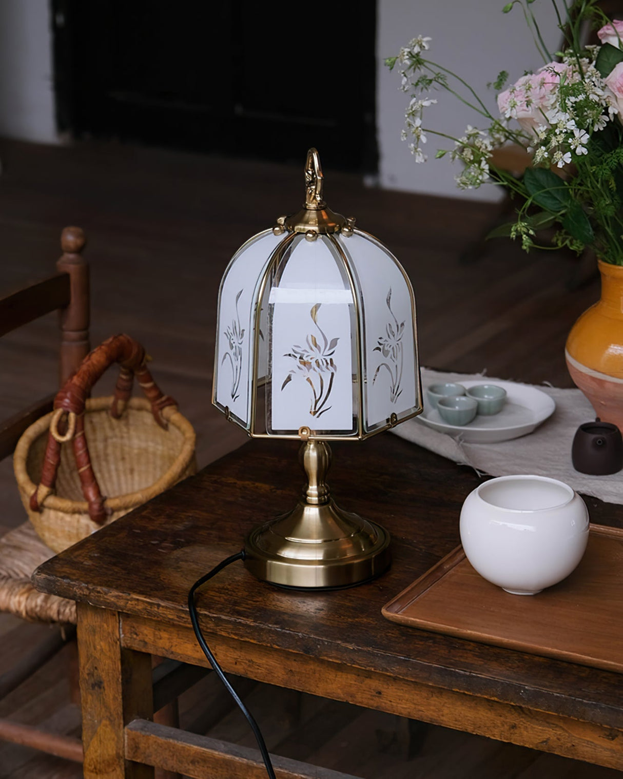 Victorian Table Lamp Glass Dome Orchid Pattern - Product detail 6