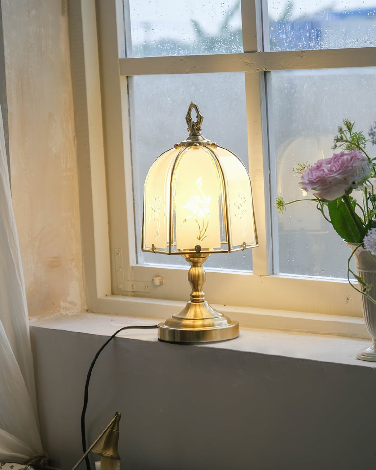 Victorian Table Lamp Glass Dome Orchid Pattern - Product detail 14