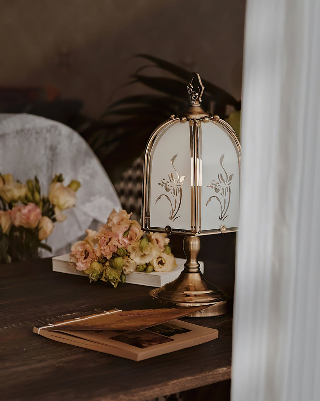 Victorian Table Lamp Glass Dome Orchid Pattern - Product detail 11