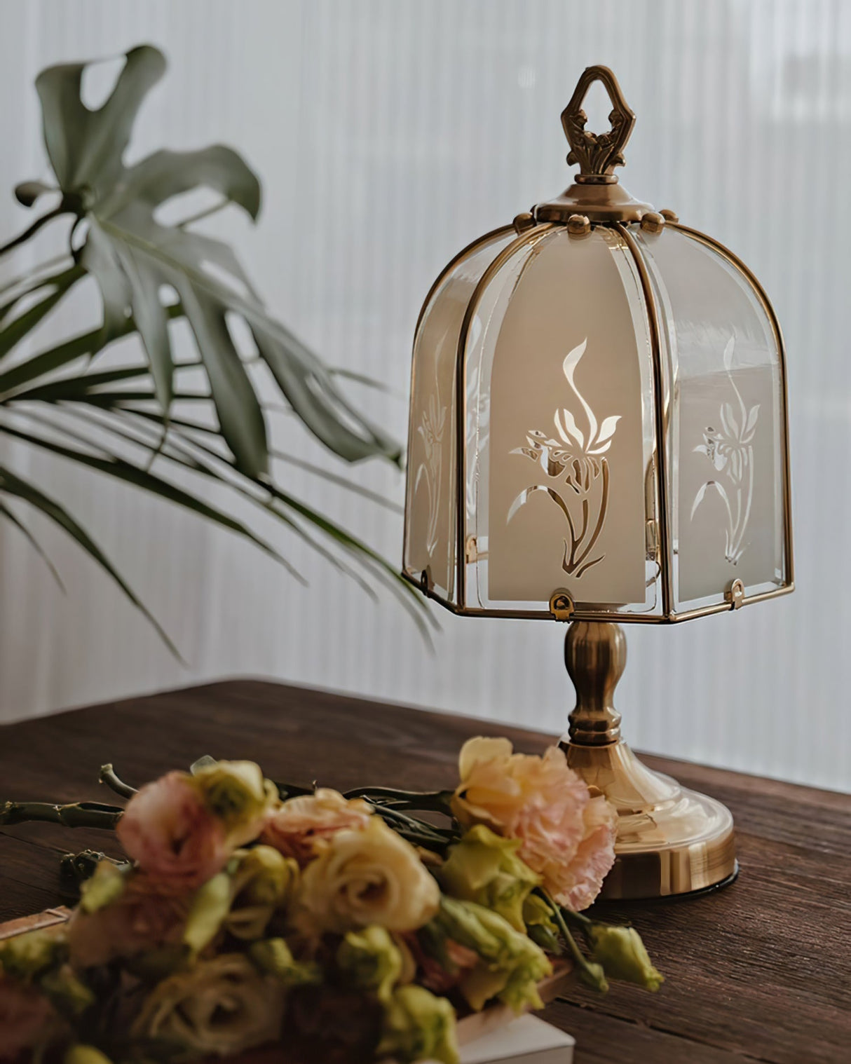 Victorian Table Lamp Glass Dome Orchid Pattern - Product detail 12