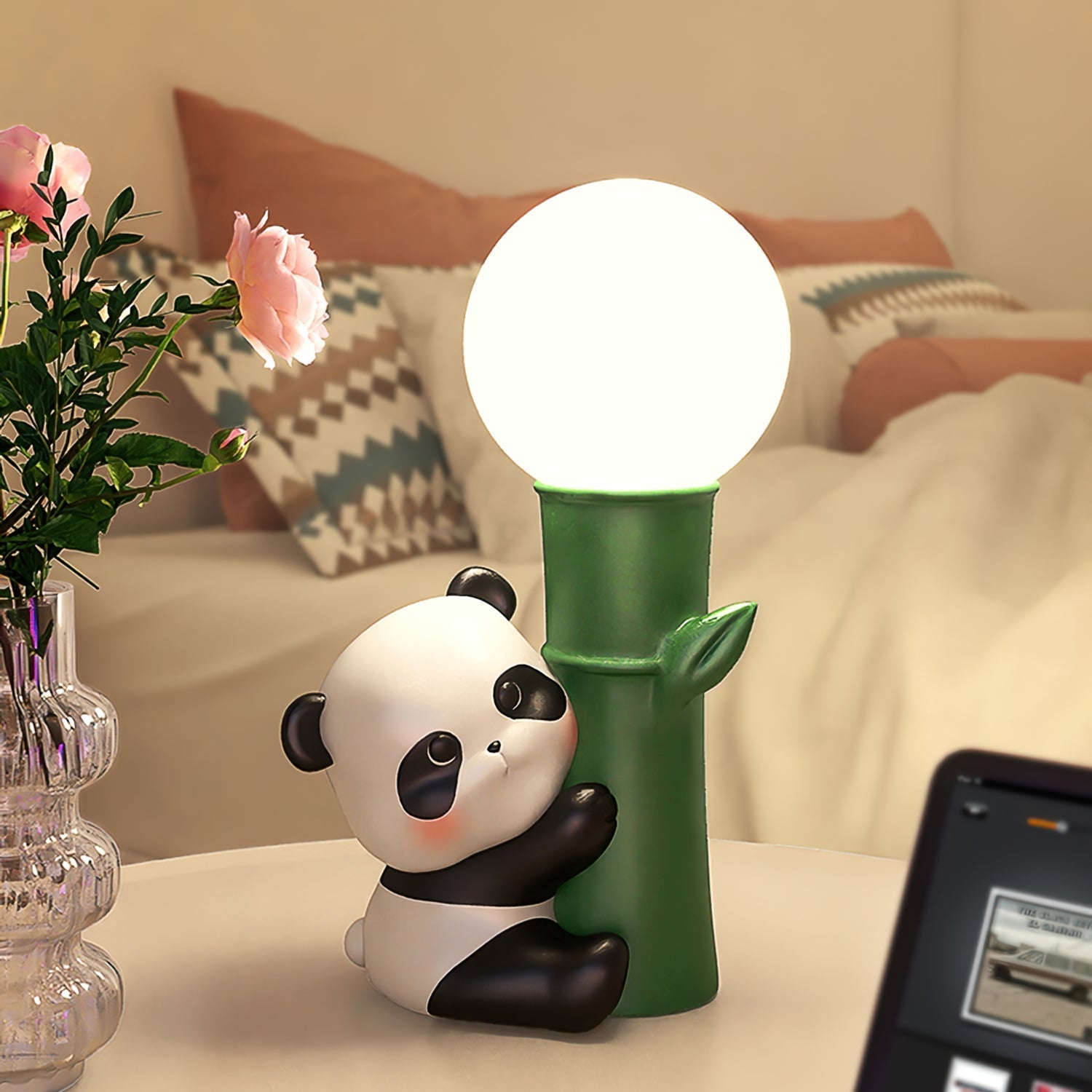 Asian Panda Table Lamp  Bamboo Design with Glass Globe - Product detail 4