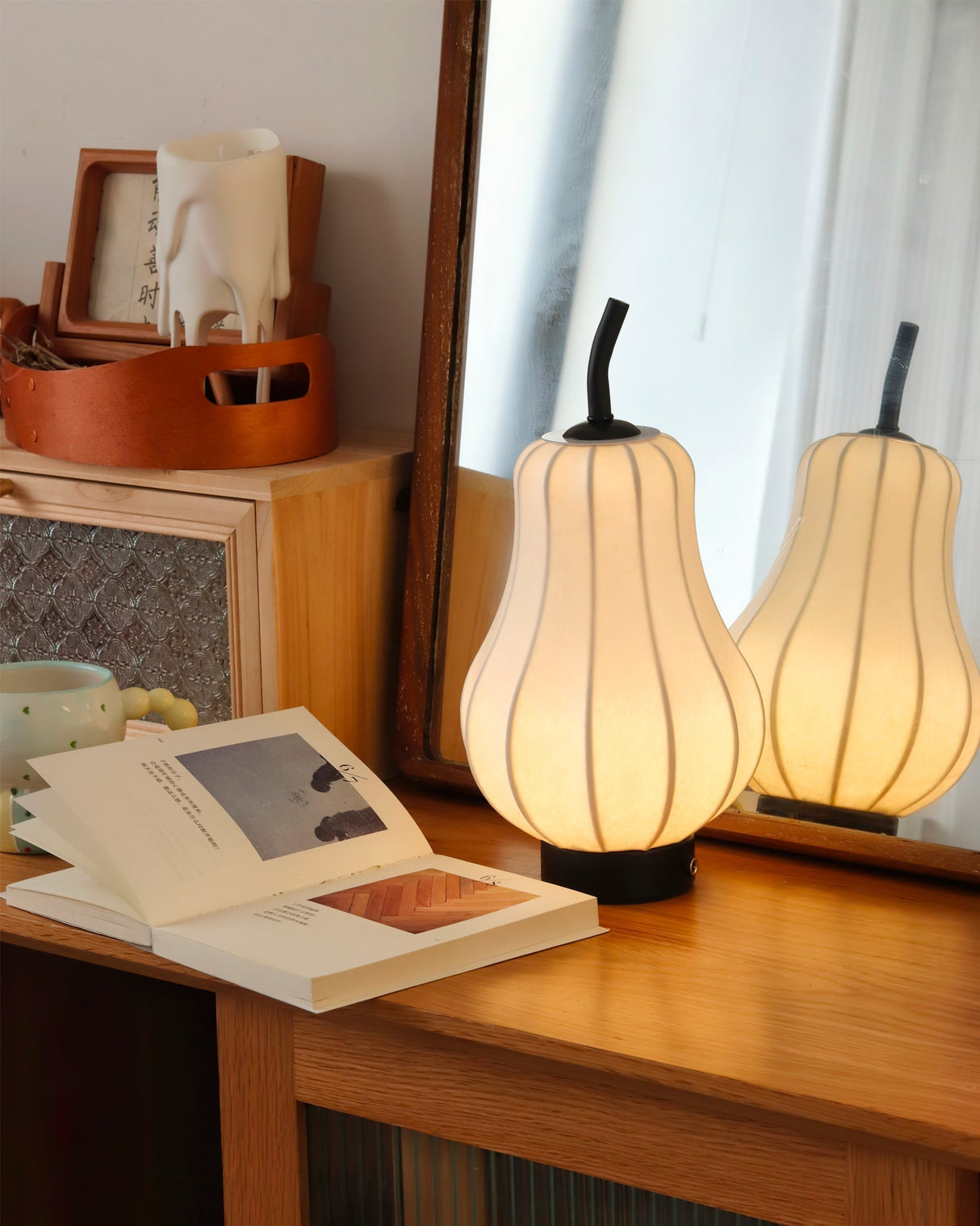 Modern Table Lamp Pear-Shaped Rechargeable Design - Product example