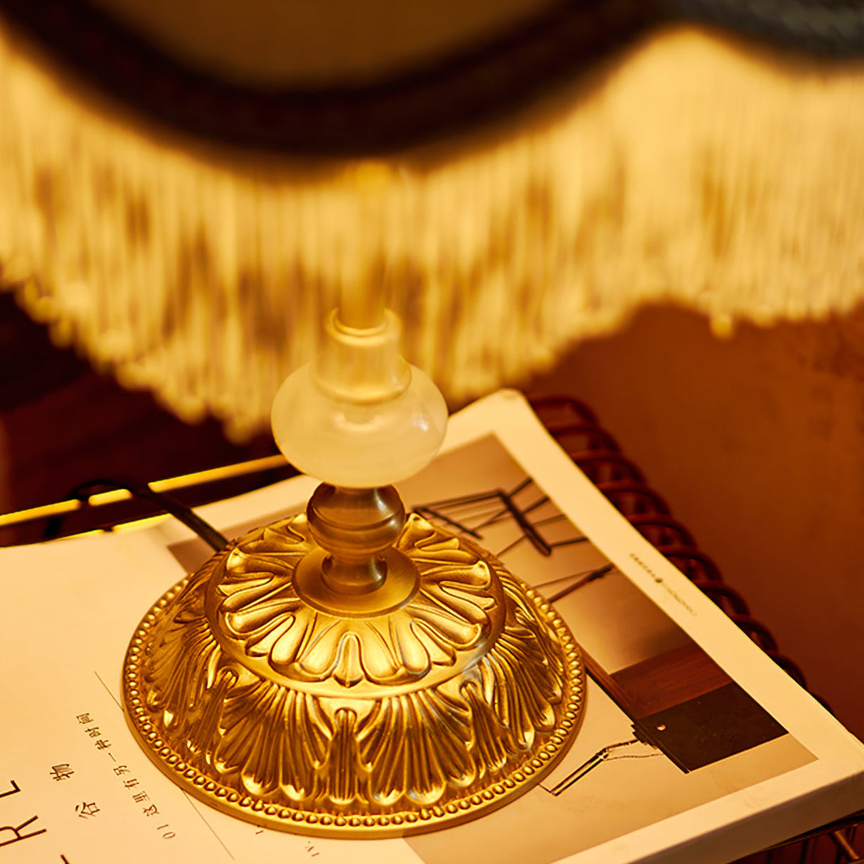 Vintage Table Lamp Marble Base with Fringe Trim - Product detail 19