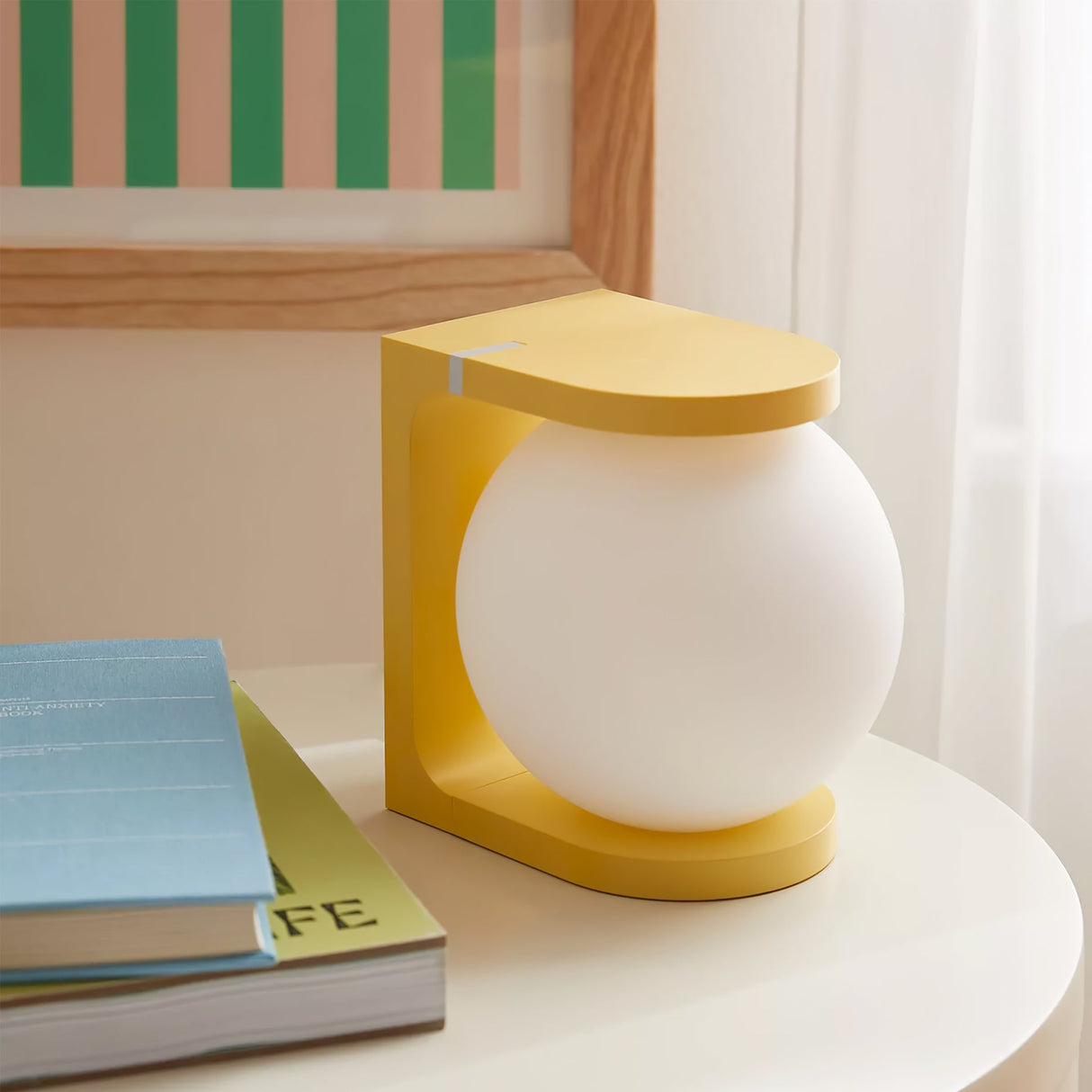 Modern Table Lamp  Wireless Charging Orb Design - Product detail 6