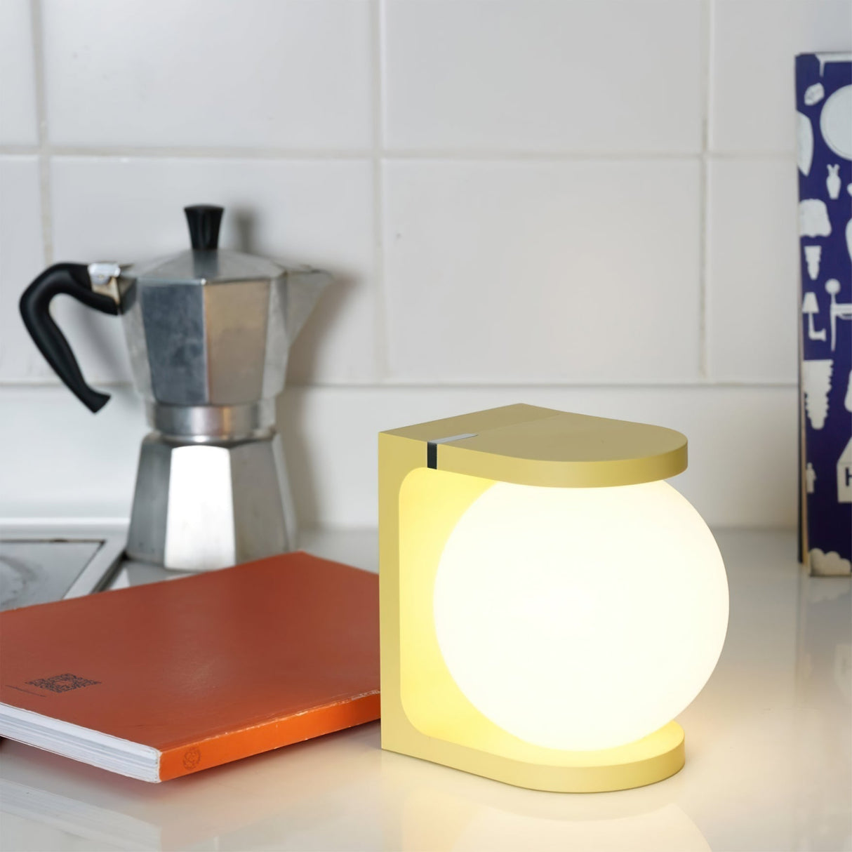 Modern Table Lamp  Wireless Charging Orb Design - Product detail 5