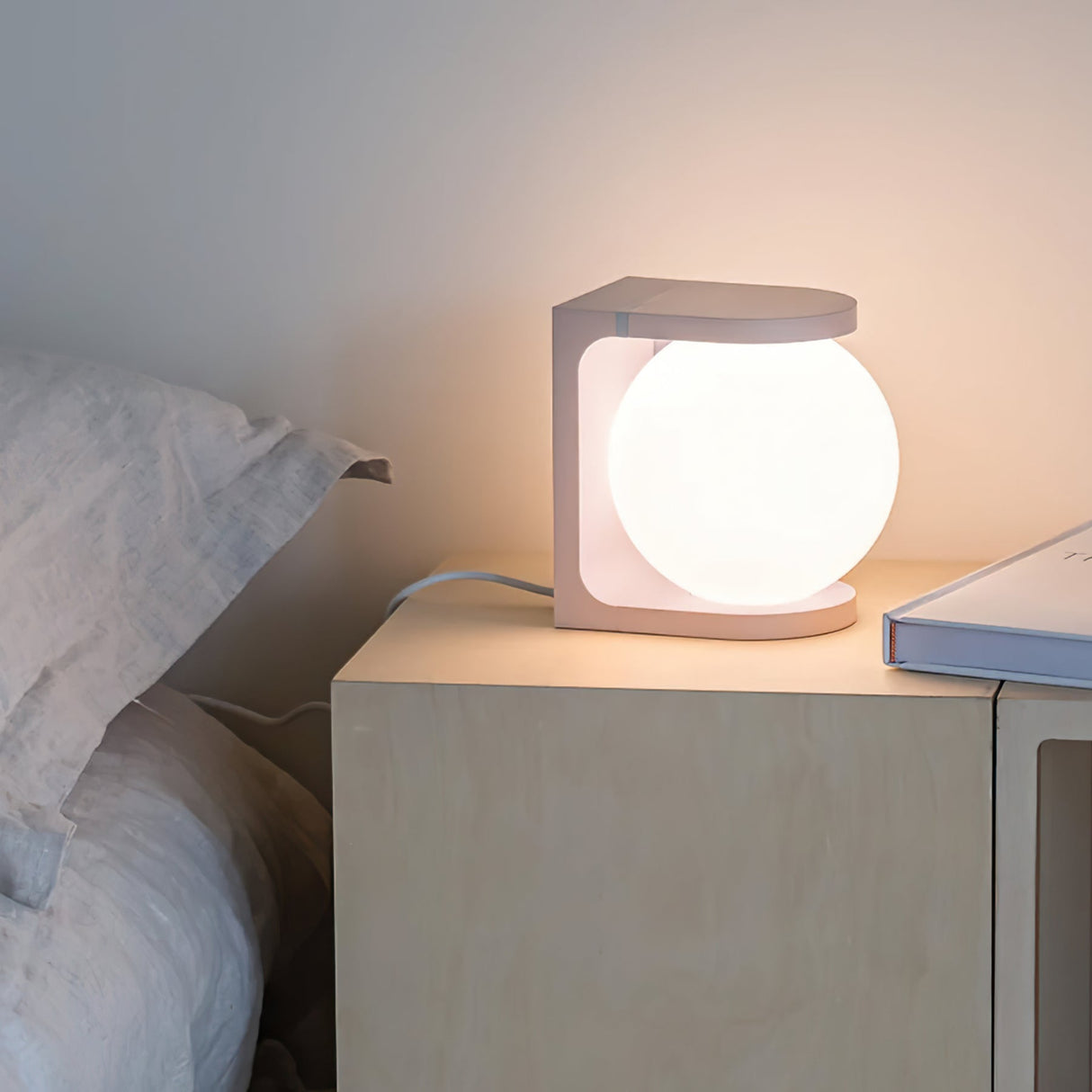 Modern Table Lamp  Wireless Charging Orb Design - Product detail 15