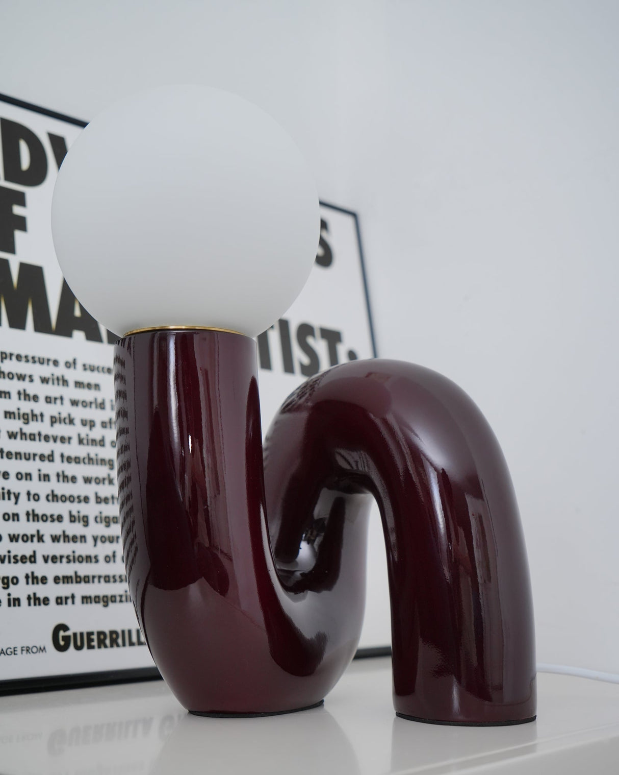 Modern Table Lamp Curved Pink Resin with Glass Globe - Product detail 23