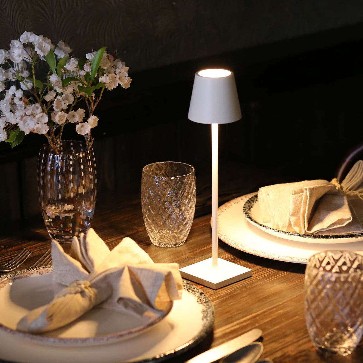 Modern LED Table Lamp Gold Metal Touch Control Rechargeable - Detailed view