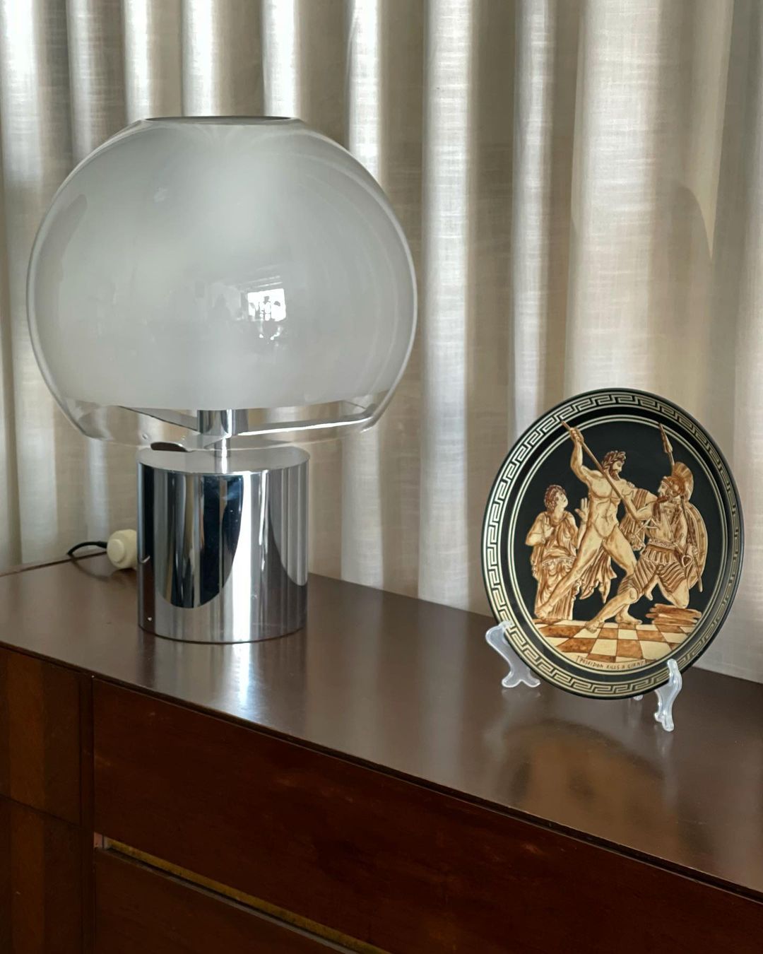 Modern Globe Table Lamp Brass Base Glass Sphere Design - Product detail 8