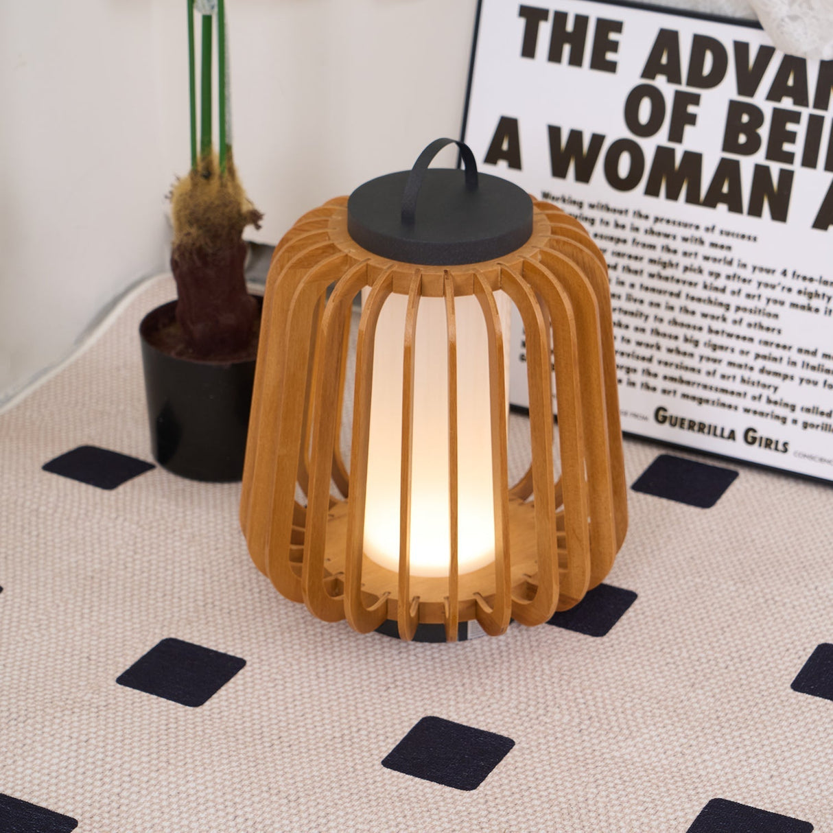 Modern Outdoor Table Lamp Wood Slat Lantern Design - Product detail 10