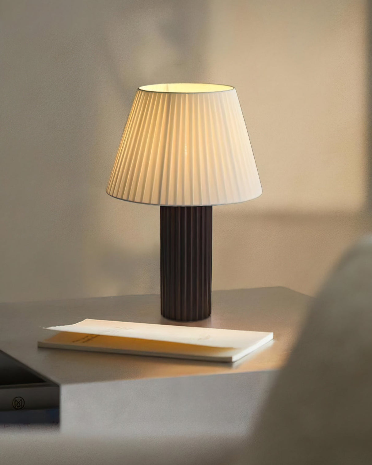 Modern Table Lamp Ribbed Wood Base with Pleated Shade - Product detail 8