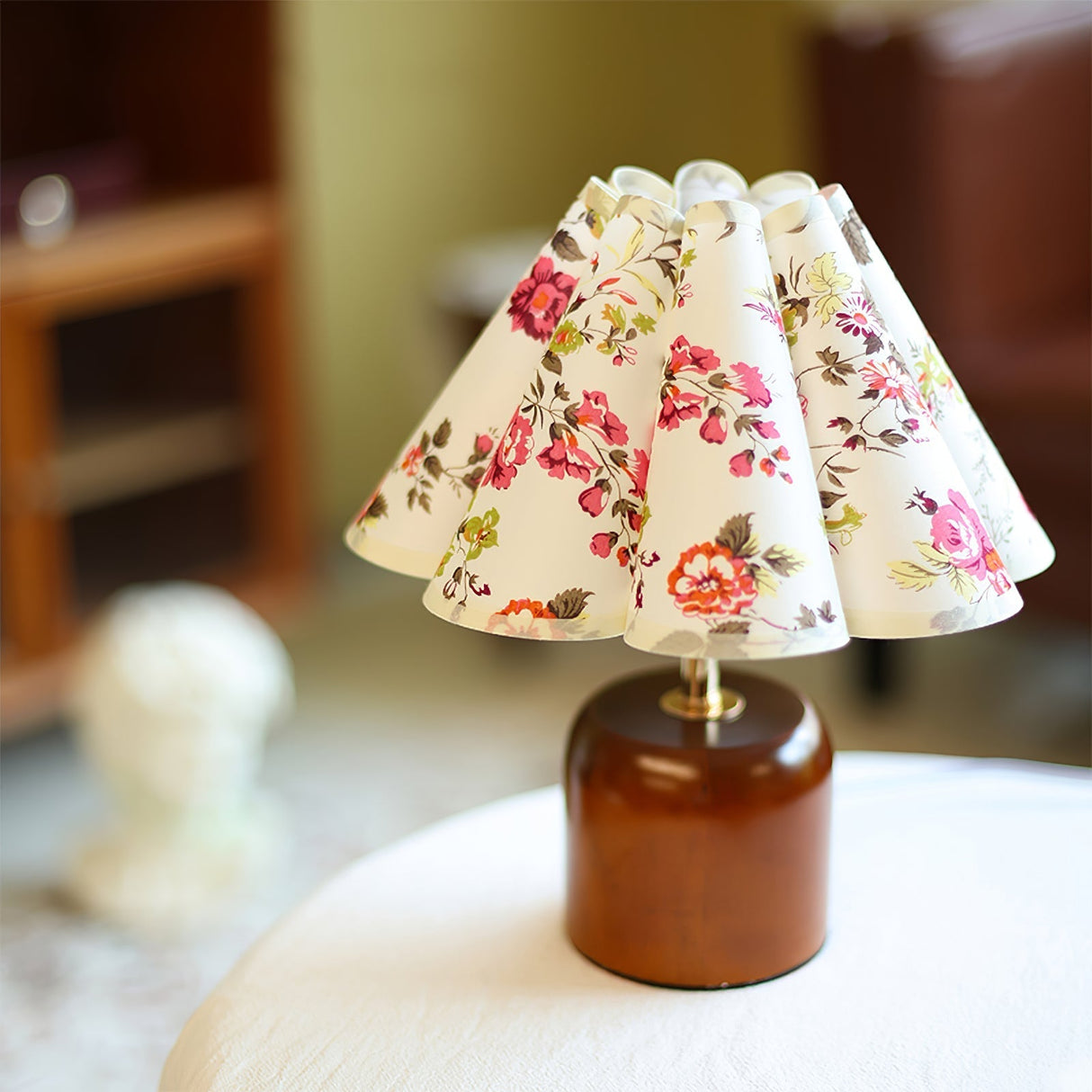 Vintage Table Lamp Floral Fabric Shade With Wooden Base - Product detail 6