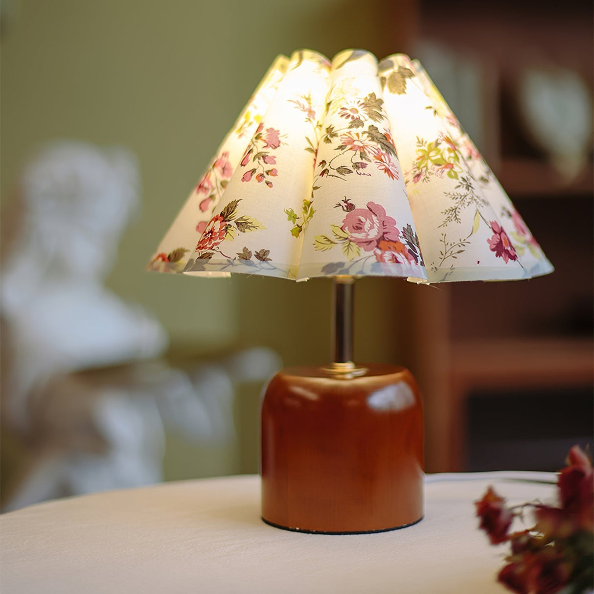 Vintage Table Lamp Floral Fabric Shade With Wooden Base - Product detail 11