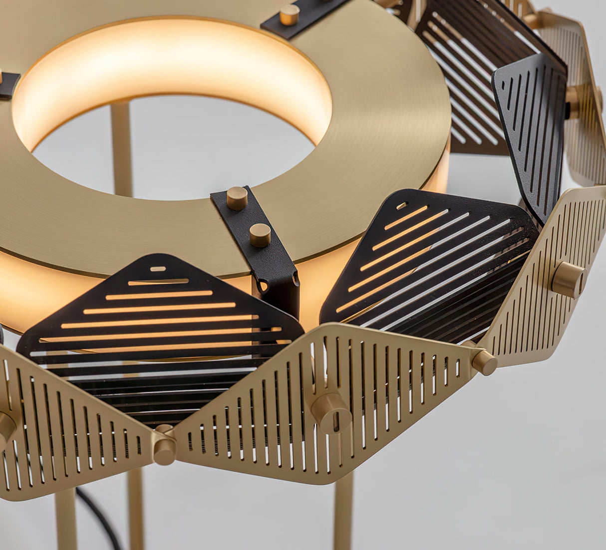 Modern Table Lamp Gold Diamond Metal Shade Design - Product detail 12